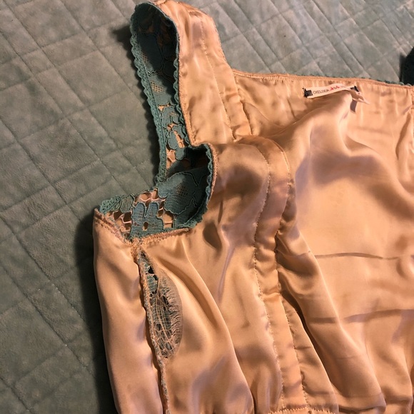 Chelsea and Violet blocked laced dress - Picture 8 of 8